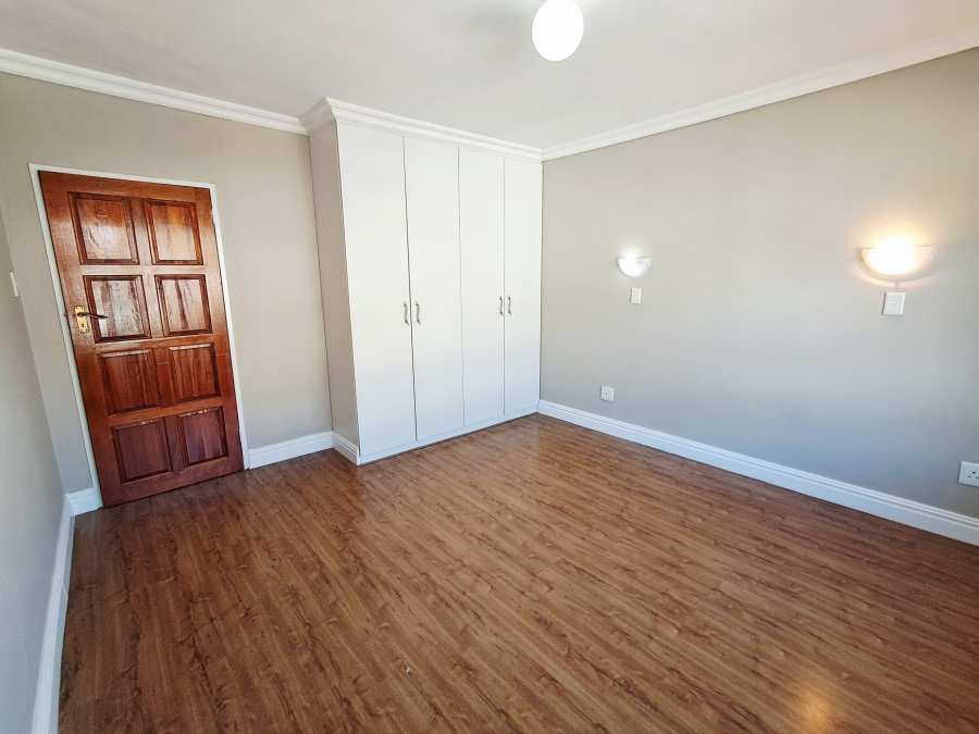 2 Bedroom Property for Sale in Sea Point Western Cape